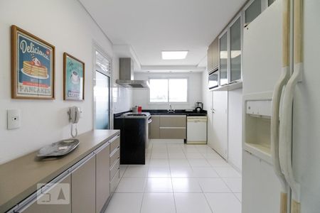 Apartamento para alugar com 190m², 3 quartos e 3 vagas Apartamento para alugar com 190m², 3 quartos e 3 vagasCozinha