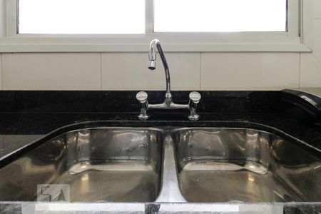 Apartamento para alugar com 190m², 3 quartos e 3 vagas Apartamento para alugar com 190m², 3 quartos e 3 vagasCozinha