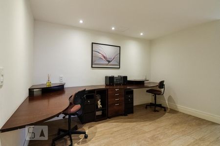 Apartamento para alugar com 190m², 3 quartos e 3 vagas Apartamento para alugar com 190m², 3 quartos e 3 vagasEscritório