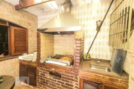 Casa à venda com 500m², 5 quartos e 6 vagasChurrasqueira