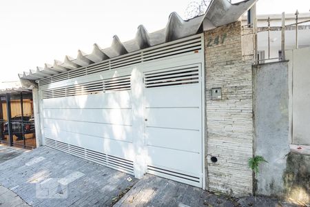 Casa para alugar com 140m², 3 quartos e 2 vagasFachada