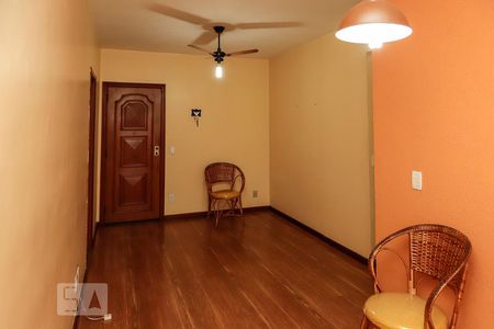 Apartamento à venda com 70m², 2 quartos e 1 vagaSala