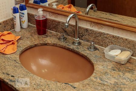 Apartamento à venda com 70m², 2 quartos e 1 vagaBanheiro Suíte