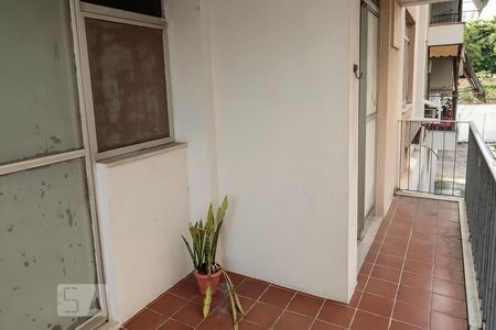 Apartamento à venda com 70m², 2 quartos e 1 vagaVaranda