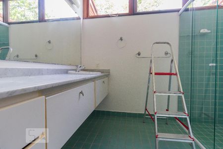 Banheiro de casa de condomínio para alugar com 4 quartos, 265m² em Santo Amaro, São Paulo