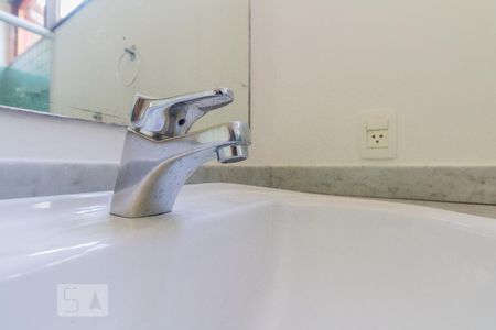 Banheiro de casa de condomínio para alugar com 4 quartos, 265m² em Santo Amaro, São Paulo