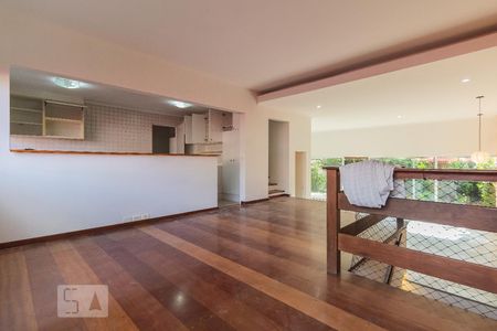 Sala de casa de condomínio para alugar com 4 quartos, 265m² em Santo Amaro, São Paulo