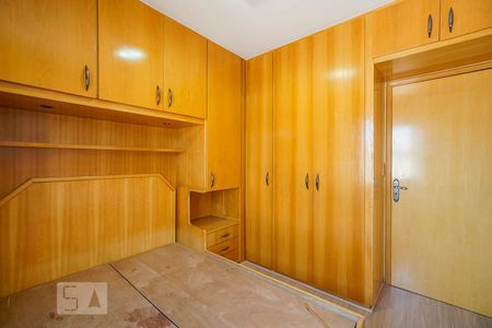Quarto 2 de apartamento para alugar com 2 quartos, 58m² em Vila Ivone, São Paulo