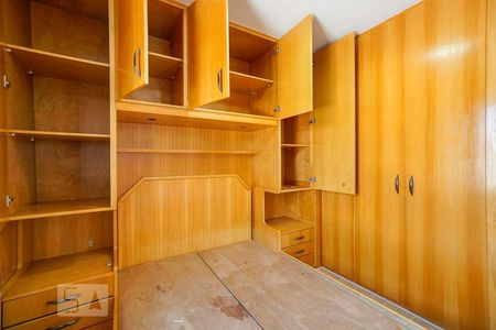 Quarto 2 de apartamento para alugar com 2 quartos, 58m² em Vila Ivone, São Paulo