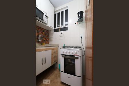 Cozinha. de apartamento para alugar com 1 quarto, 40m² em Copacabana, Rio de Janeiro