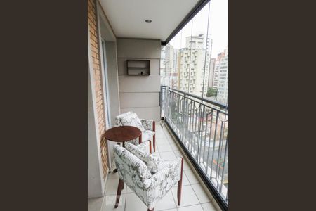 Varanda de kitnet/studio para alugar com 1 quarto, 48m² em Vila Nova Conceição, São Paulo