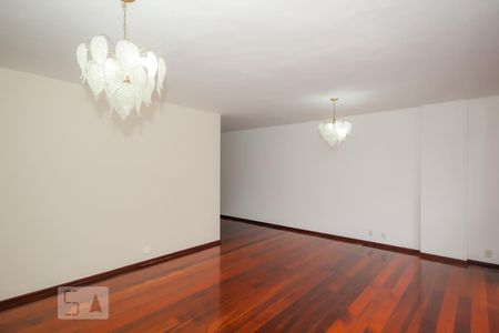 Apartamento à venda com 200m², 4 quartos e 4 vagasSala