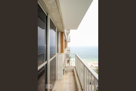 Apartamento à venda com 200m², 4 quartos e 4 vagasVaranda