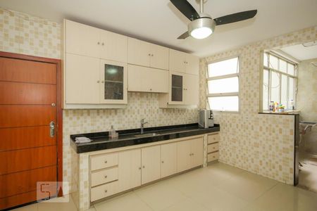 Apartamento à venda com 200m², 4 quartos e 4 vagasCozinha