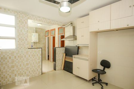 Apartamento à venda com 200m², 4 quartos e 4 vagasCozinha