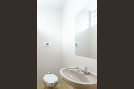 Casa para alugar com 267m², 3 quartos e 2 vagas Casa para alugar com 267m², 3 quartos e 2 vagasLavabo - Andar 3