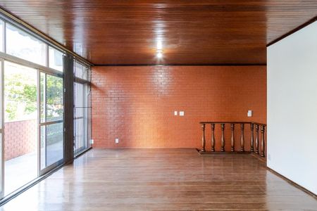 Casa para alugar com 267m², 3 quartos e 2 vagas Casa para alugar com 267m², 3 quartos e 2 vagasSalão - Andar 3