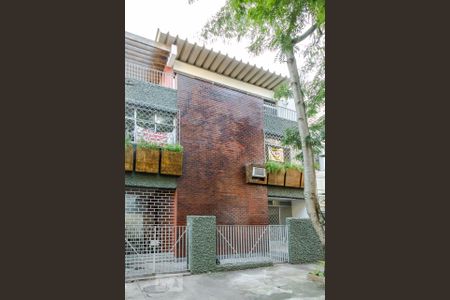 Casa para alugar com 267m², 3 quartos e 2 vagas Casa para alugar com 267m², 3 quartos e 2 vagasFachada