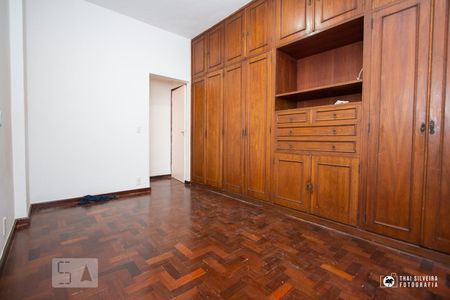 Suíte de apartamento para alugar com 2 quartos, 81m² em Cosme Velho, Rio de Janeiro