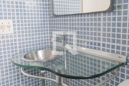 Apartamento à venda com 58m², 2 quartos e 1 vaga Apartamento à venda com 58m², 2 quartos e 1 vagaBanheiro