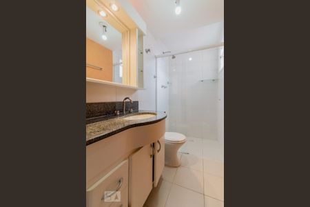 Suite do Quarto 01 de apartamento para alugar com 2 quartos, 68m² em Vila Gilda, Santo André