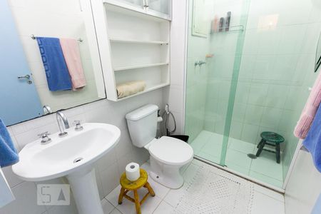 Banheiro de apartamento à venda com 1 quarto, 45m² em Água Branca, São Paulo