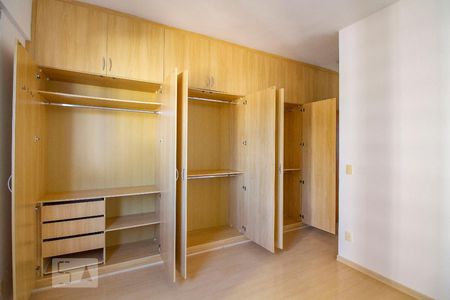Quarto de apartamento para alugar com 1 quarto, 55m² em Funcionários, Belo Horizonte