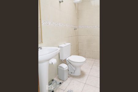 Banheiro da suíte de casa para alugar com 2 quartos, 130m² em Vila Nova Mazzei, São Paulo