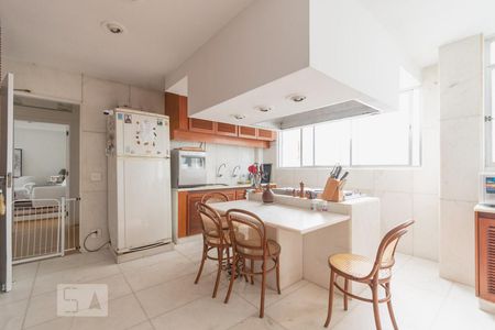 Apartamento à venda com 230m², 3 quartos e sem vagaCozinha