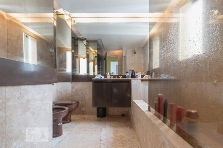 Apartamento à venda com 230m², 3 quartos e sem vagaBanheiro