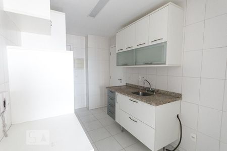 Apartamento à venda com 101m², 3 quartos e 2 vagasCozinha 