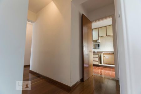 Sala (Corredor) de apartamento para alugar com 2 quartos, 67m² em Vila Gumercindo, São Paulo