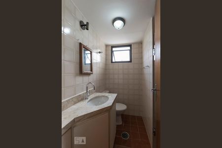 Banheiro social de apartamento para alugar com 2 quartos, 67m² em Vila Gumercindo, São Paulo