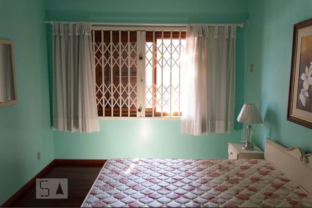 Casa à venda com 245m², 3 quartos e 6 vagasSuíte