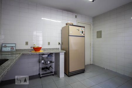 Casa à venda com 250m², 3 quartos e 2 vagasCozinha