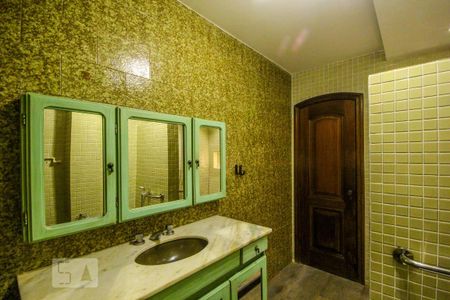 Apartamento para alugar com 110m², 2 quartos e 2 vagasBanheiro
