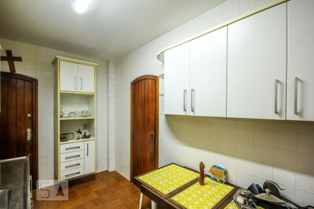 Apartamento para alugar com 110m², 2 quartos e 2 vagasCozinha