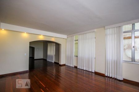 Sala de apartamento para alugar com 2 quartos, 110m² em Copacabana, Rio de Janeiro