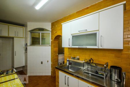 Apartamento para alugar com 110m², 2 quartos e 2 vagasCozinha