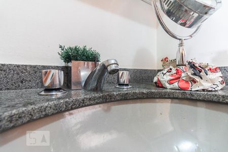 Apartamento à venda com 68m², 2 quartos e 1 vagaBanheiro - Suítes 1 e 2