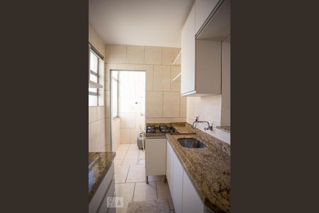 Cozinha de apartamento à venda com 1 quarto, 45m² em Menino Deus, Porto Alegre