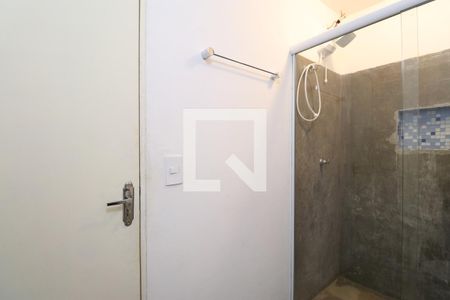 Banheiro de kitnet/studio para alugar com 1 quarto, 17m² em Perdizes, São Paulo
