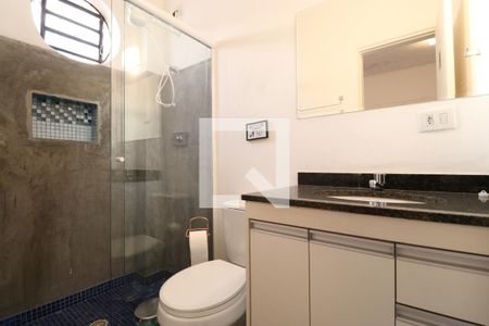 Banheiro de kitnet/studio para alugar com 1 quarto, 17m² em Perdizes, São Paulo