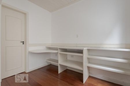 Sala de apartamento para alugar com 2 quartos, 80m² em Boa Vista, Porto Alegre