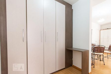 Corredor de apartamento para alugar com 2 quartos, 60m² em Cidade Industrial, Curitiba
