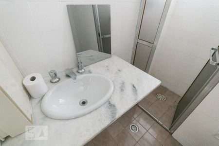 Banheiro  de apartamento à venda com 3 quartos, 80m² em Cambuci, São Paulo