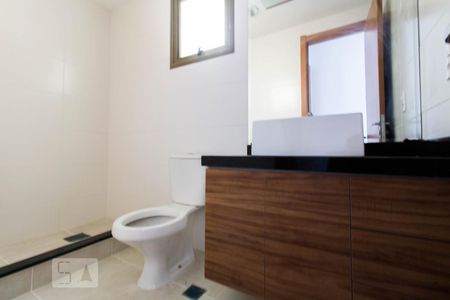 Banheiro de apartamento à venda com 3 quartos, 90m² em Cavalhada, Porto Alegre