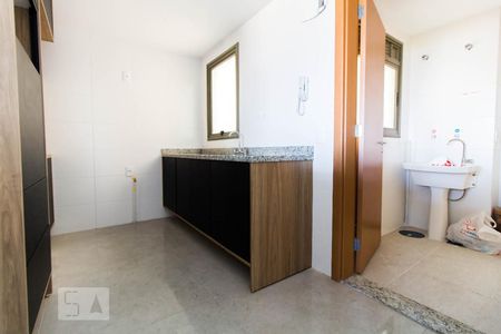 Cozinha de apartamento à venda com 3 quartos, 90m² em Cavalhada, Porto Alegre