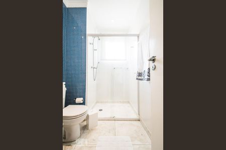 Apartamento à venda com 326m², 4 quartos e 5 vagasBanheiro da Suíte 1