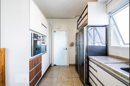 Apartamento à venda com 326m², 4 quartos e 5 vagasCozinha